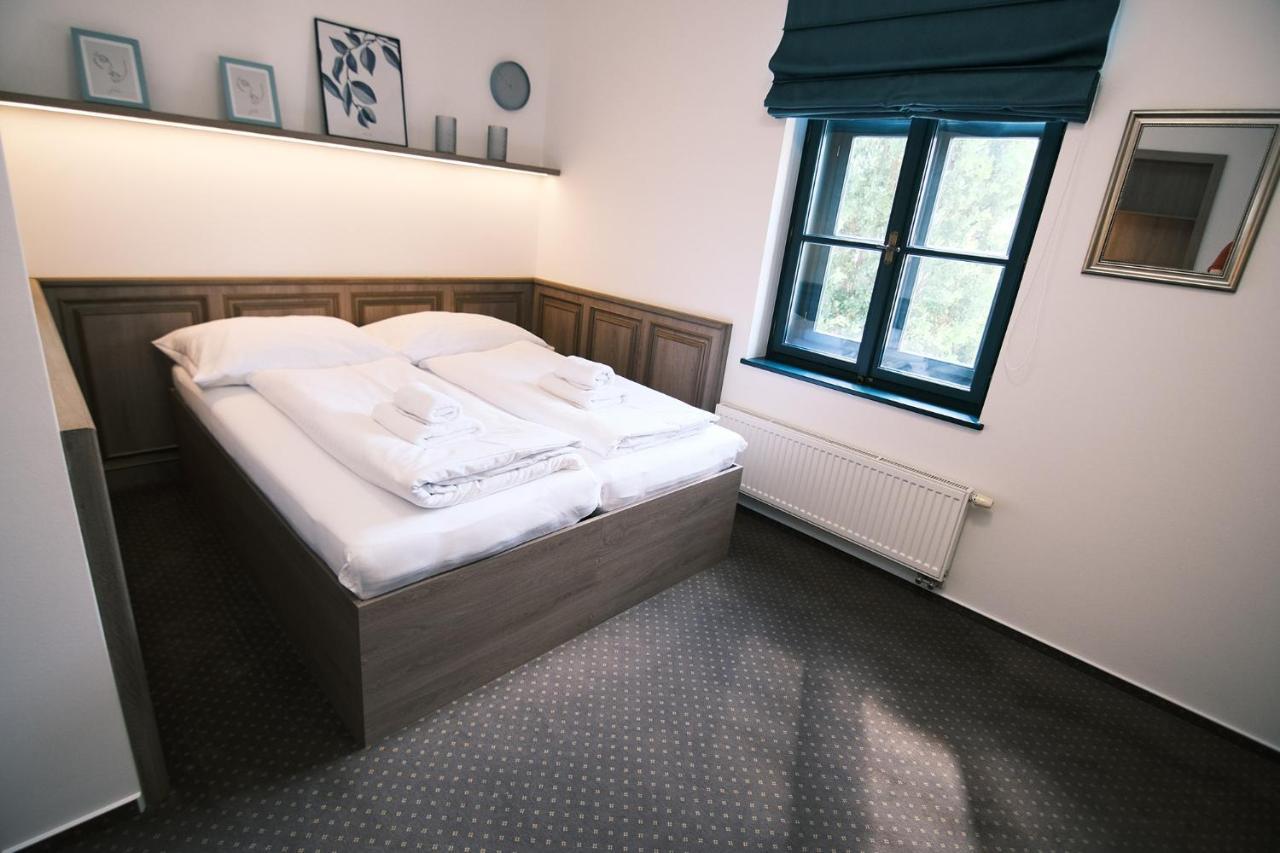 Penzion ELUX Břeclav Esterno foto