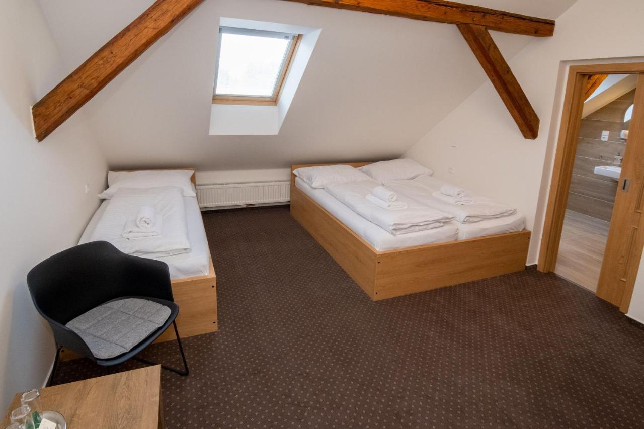 Penzion ELUX Břeclav Esterno foto